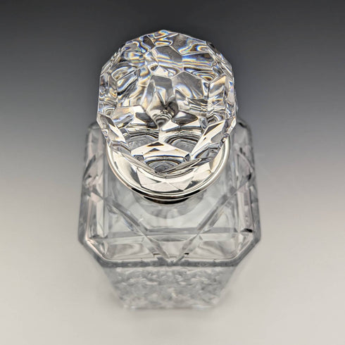 1977 年英國復古切割玻璃方形醒酒器純銀裝飾 2000 克